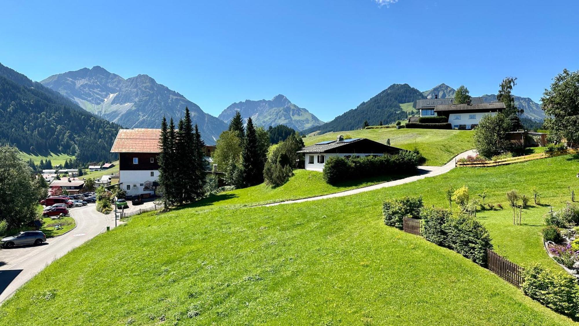 Alpen Lodge Riezlern Exterior foto